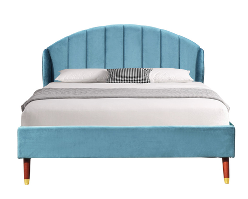 Blue Velvet ha ricoperto la testata di re Bed With Minimalist