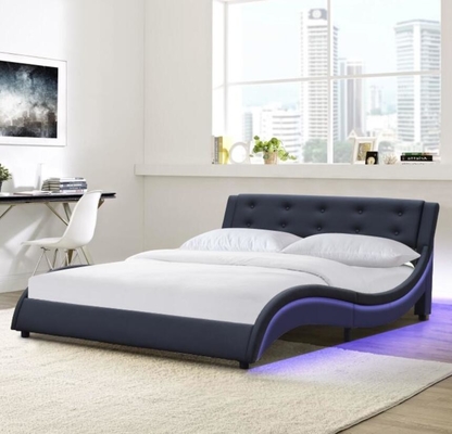 Il nero del letto del Faux di dimensione della regina/bianco/colore ricoperti di cuoio di Brown con la luce del LED