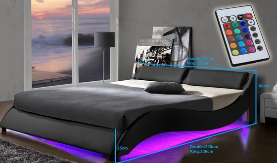 Il letto di re Size Soft Upholstered incornicia la forma di cuoio sintetica della curva dell'unità di elaborazione con la testata del LED