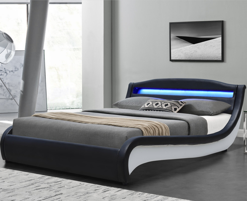 Letto a piattaforma in pelle doppio letto imbottito nero / bianco con luce a LED