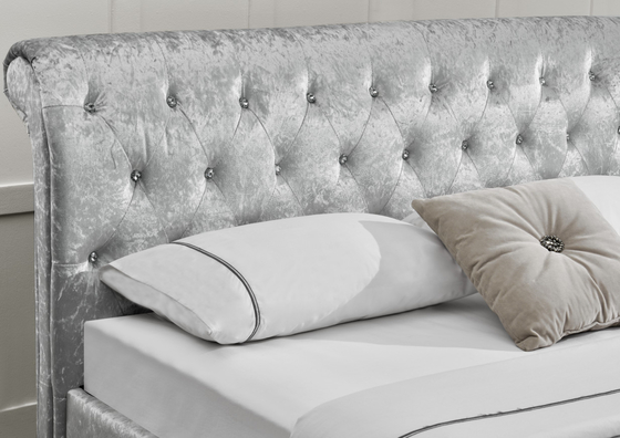 Pistoni idraulici del letto a slitta ottomano Chesterfield in morbido velluto con enorme spazio di archiviazione