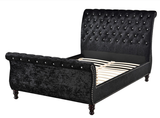 Struttura del letto imbottita trapuntata con bottoni, testiera in stile Chesterfield king size