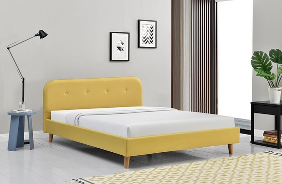 Piedi di legno di letto ricoperto bambini