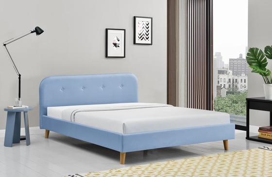 Piedi di legno di letto ricoperto bambini